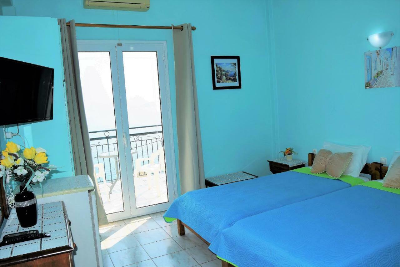 Hotel Perama 2*